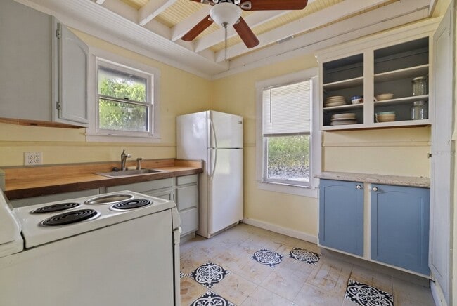 Building Photo - 2019 54th St S