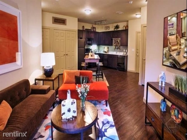 Building Photo - 2 br, 2 bath Flat - 3880 Hulen St