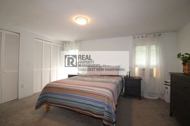 Building Photo - 203 Piscassic St