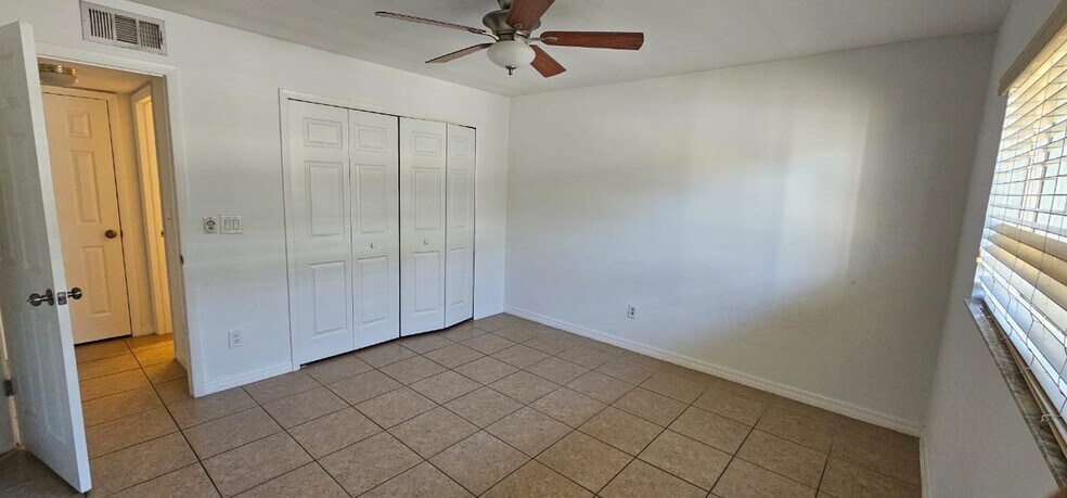 Building Photo - 1429 Cape Coral Pky W