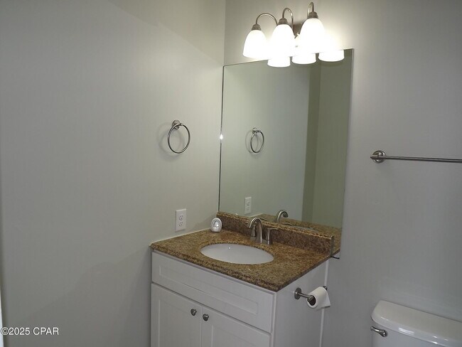 Building Photo - 2712 Oak Hammock Dr