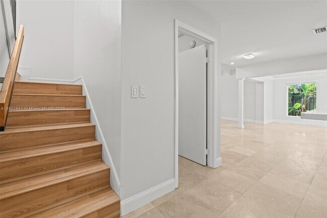 Building Photo - 9148 SW 129th Ln