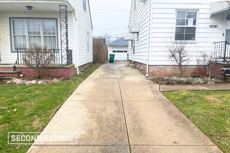 Building Photo - 14707 Tokay Ave