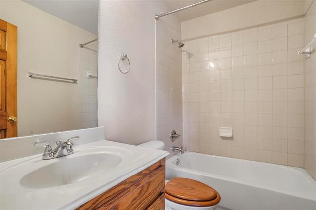 Building Photo - 446 High Point Dr