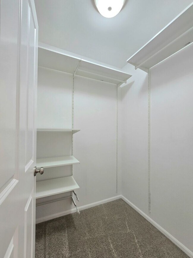Building Photo - 4 Bedroom Home Available Now in Lake Stevens!