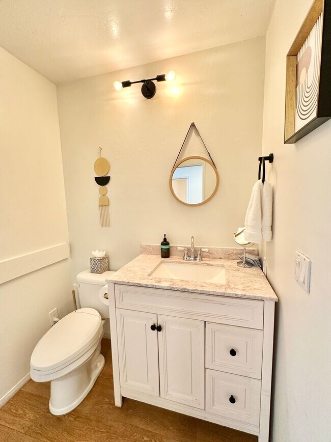 Building Photo - 3548 Rosa Way