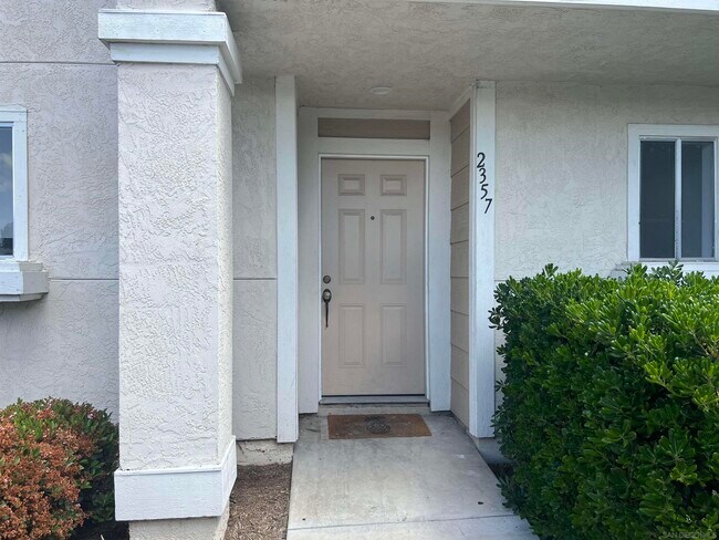 Building Photo - 2357 Kings View Cir