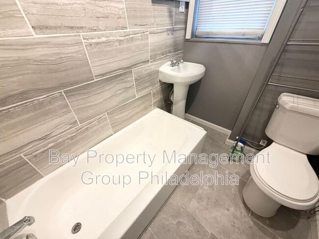 Building Photo - 2065 E Atlantic St