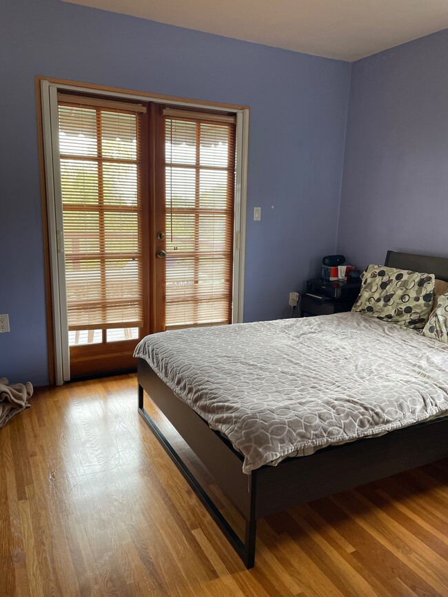 Bedroom 3 opening to deck - 5456 Gilbert Dr