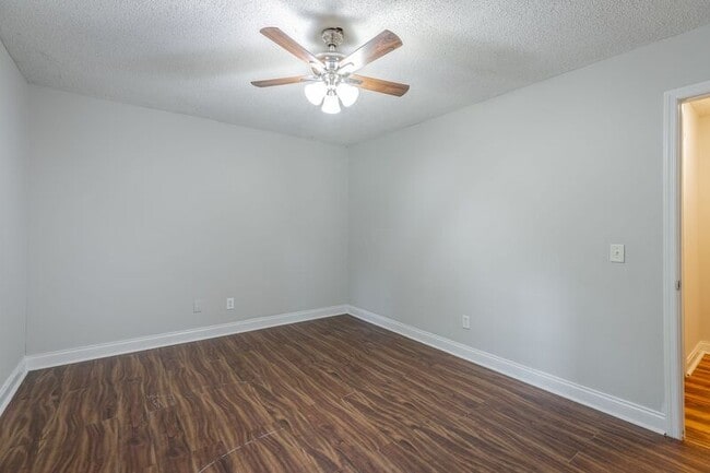 Building Photo - 6876 Beulah Dr
