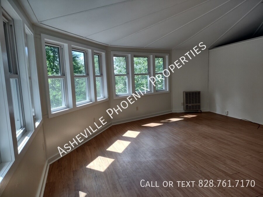 Building Photo - 25 Howland Rd