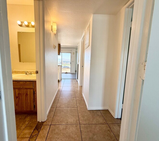 Building Photo - 6984 Appleton Dr