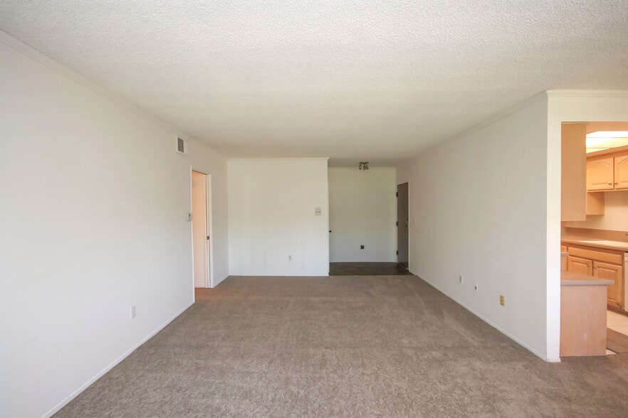 Building Photo - 266 S Madison Ave