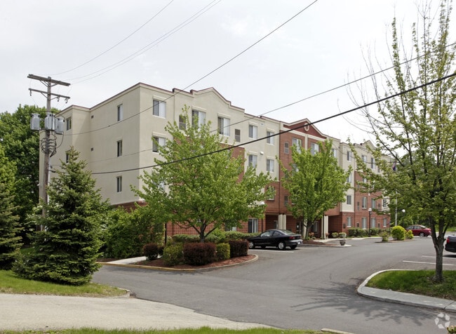 Building Photo - Shady Park Place