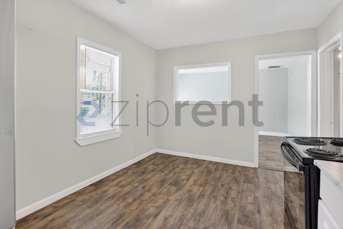 Building Photo - Unit 2