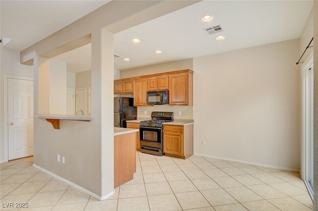 Building Photo - 9408 Santana Siesta Ave