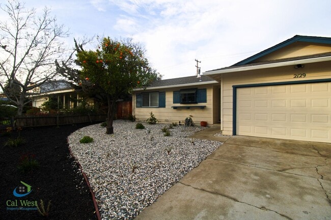 Building Photo - $4395-Remodeled 4 Bed, 2 Bath Home near Morrill Middle School-North San Jose