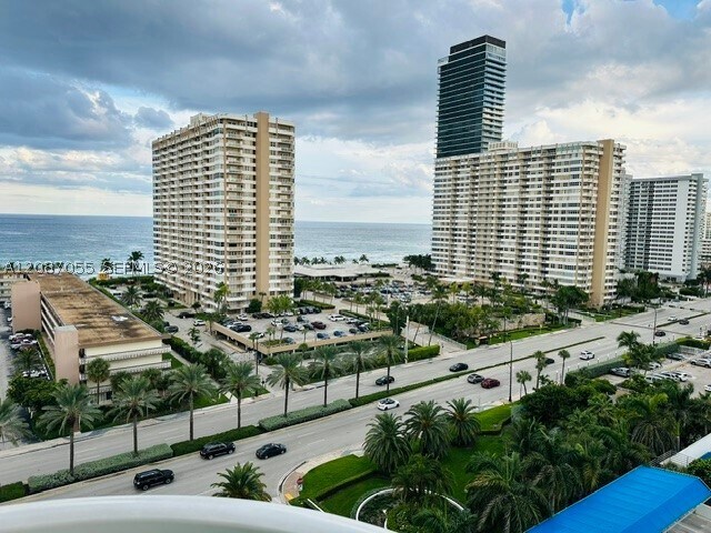 Building Photo - 1945 S Ocean Dr