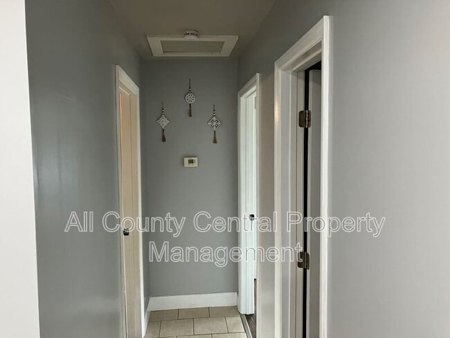 Building Photo - 1811 Courtney Ave