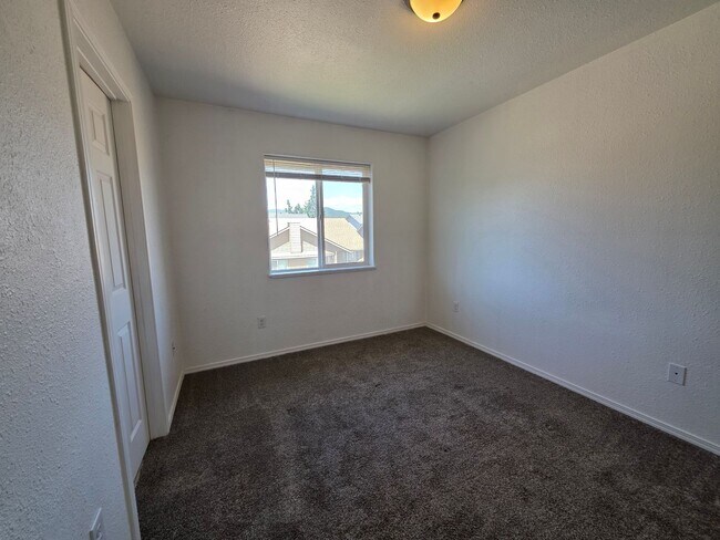 Building Photo - 15450