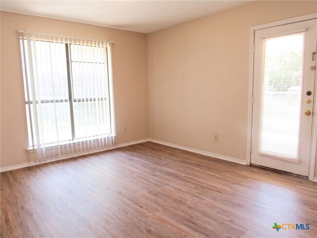 Building Photo - 1706 Wickfield Way