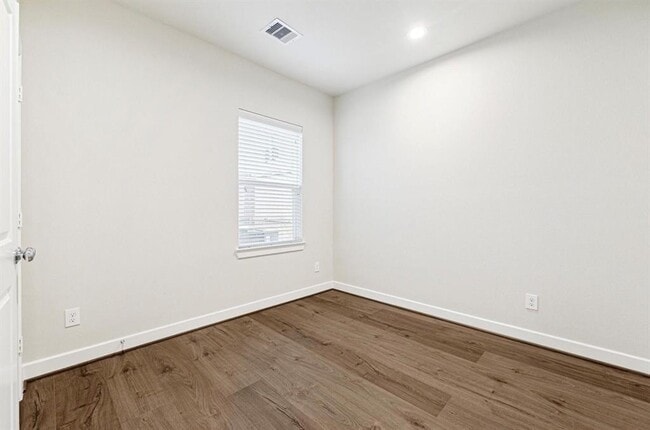 Building Photo - 6310 Brighton Oaks Ln