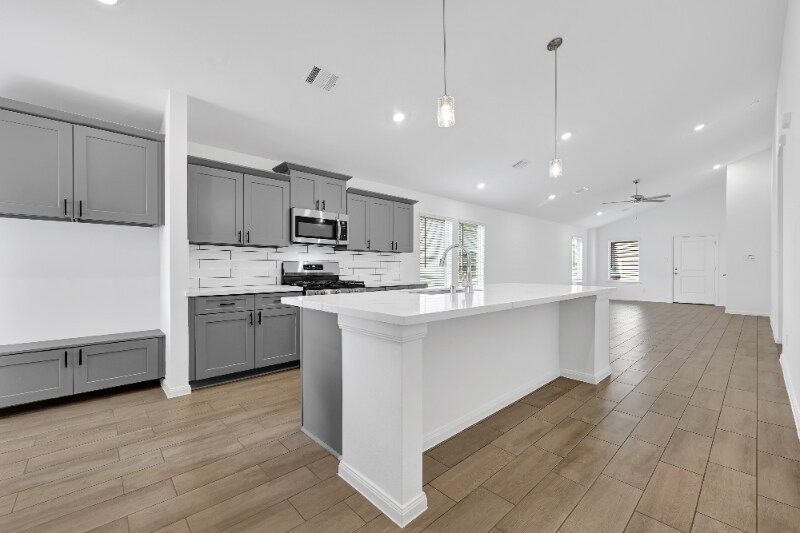 Building Photo - 8043 Cypress Bonsai Dr