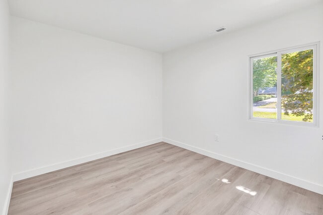 Building Photo - 51 Great Oak Rd