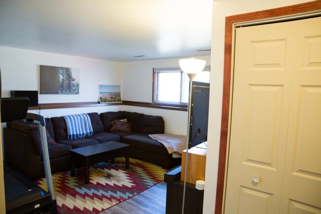 Building Photo - 1317 S Thompson Dr