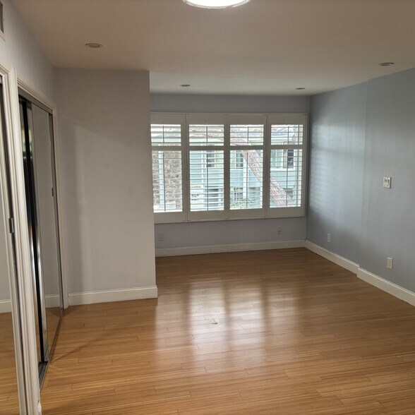 Master Bedroom - 5215 Sepulveda Blvd