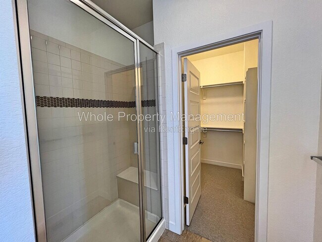 Building Photo - 2049 W 67th Pl