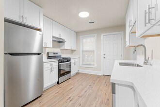 Building Photo - Available May 15!