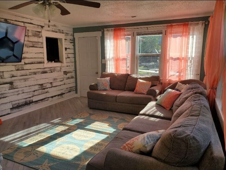 Building Photo - 118 Tasha St