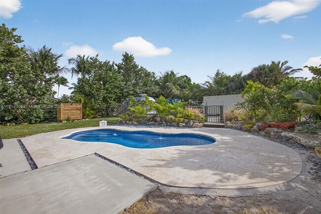 Building Photo - 11324 Palm Tree Ln