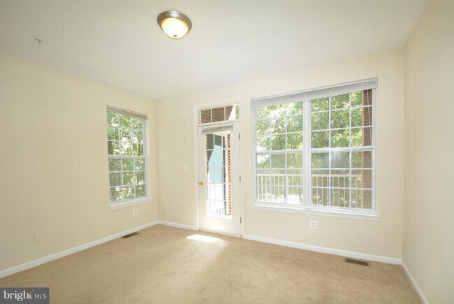 Building Photo - 2665 Manhattan Pl