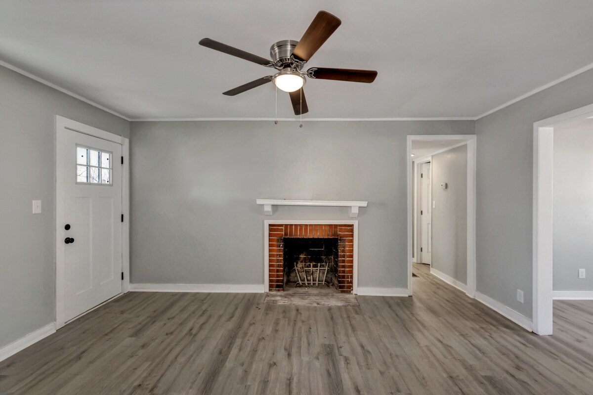 Building Photo - 2206 Walnut St SW