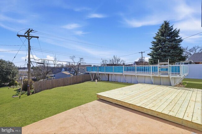 Building Photo - 25 Autumn Ln