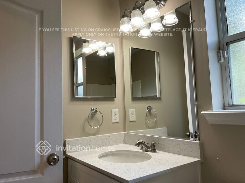 Building Photo - 8551 Crooked Tree Dr