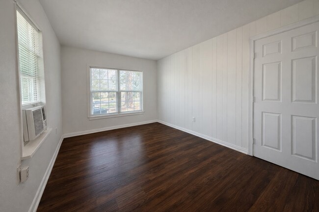 Building Photo - 209 W Alfred St