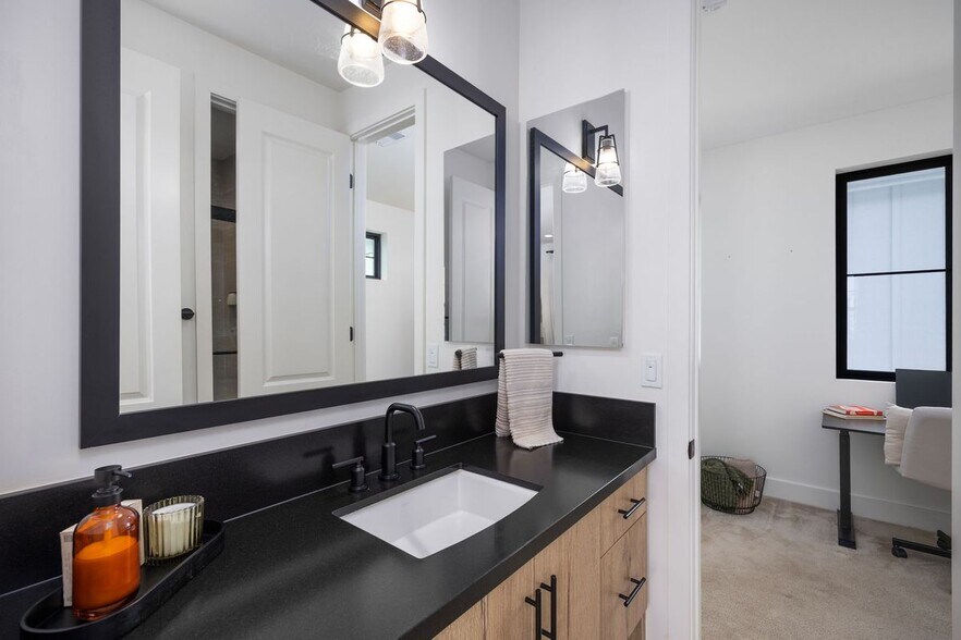 Building Photo - 1286 Molara Ln