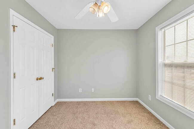 Building Photo - 302 Altavista Loop