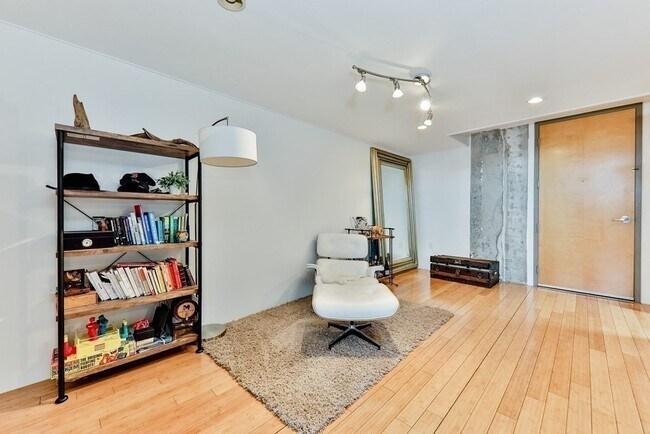 Building Photo - 156 Porter St