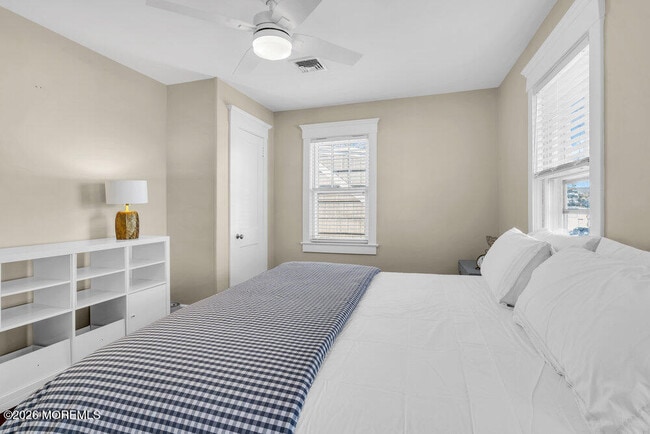 Building Photo - 435 Norwood Ave