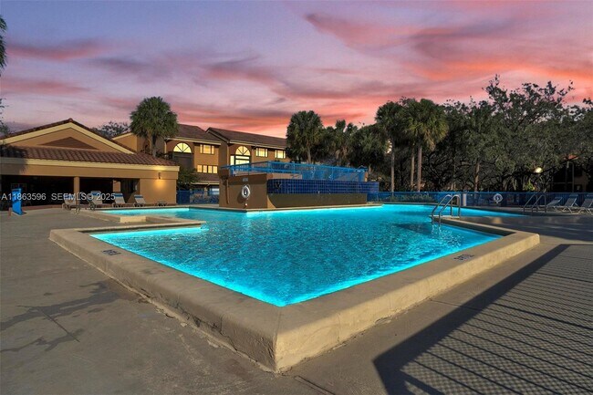 Building Photo - 15549 N Miami Lakeway