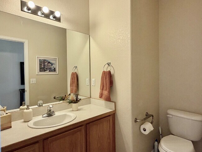 Building Photo - Lakeside 3 Bed/2.5 Bath Townhome in Gateway Community! Quiet, Scenic Living in The Heart Of Denver!