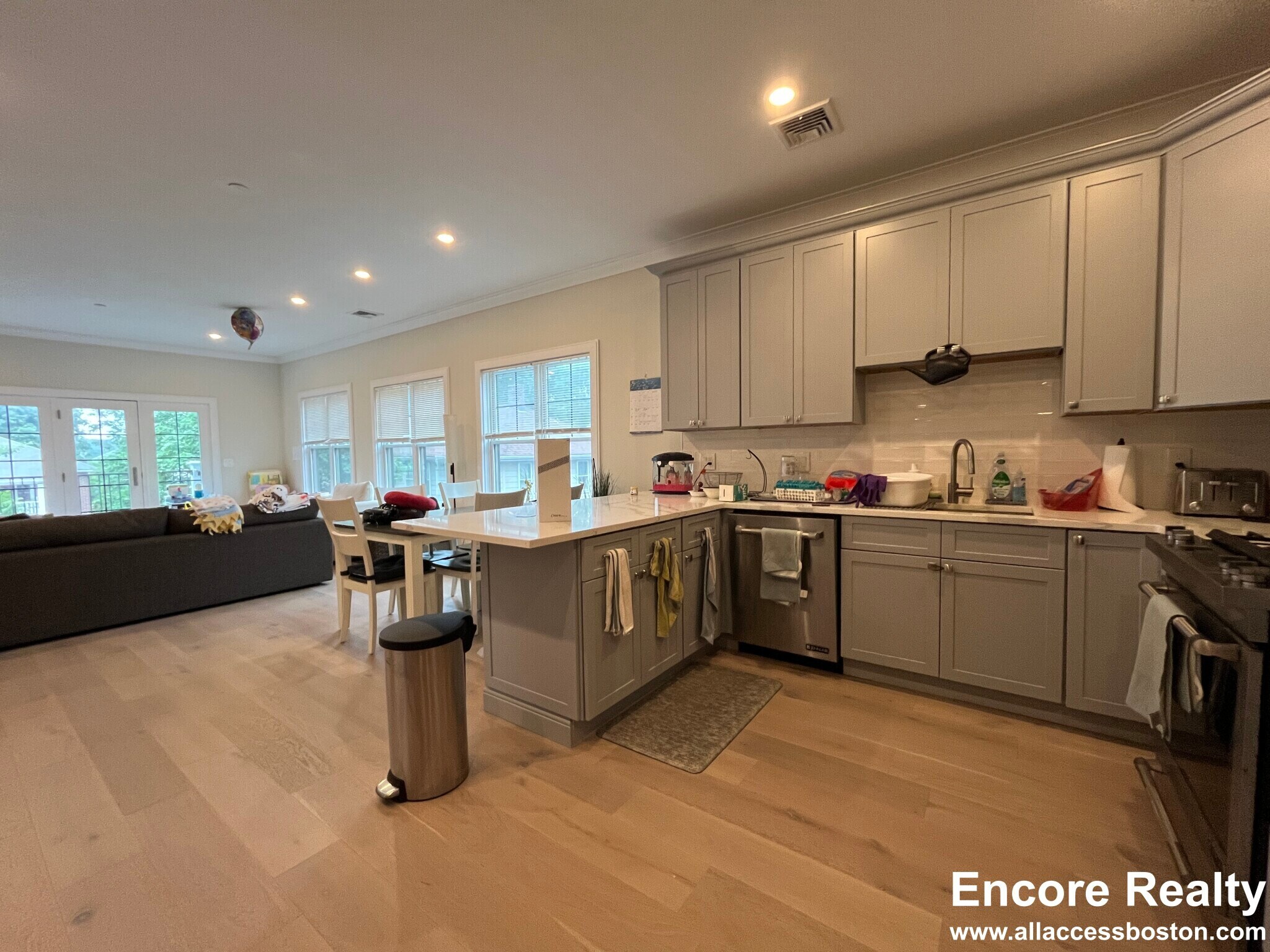 Building Photo - 32 Cummins Hwy