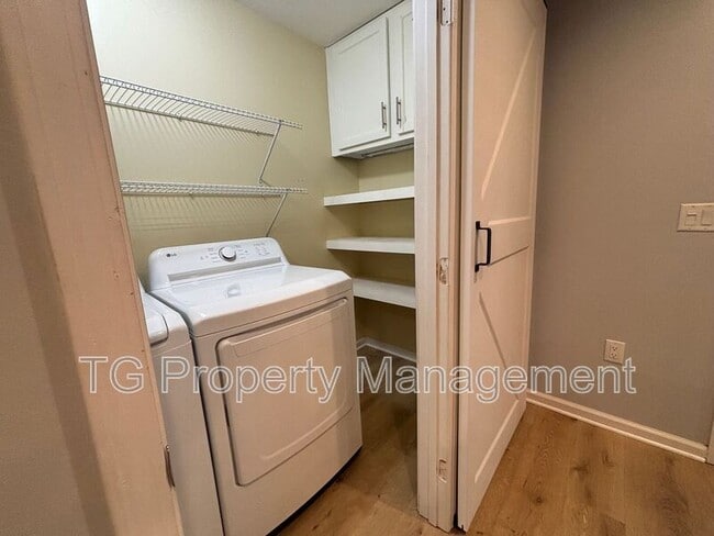 Building Photo - 14046 Aldridge Rd N