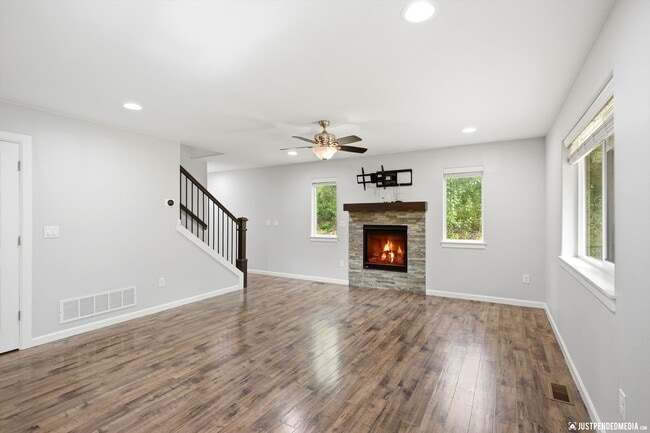 Building Photo - 1553 N Ravens Best Cir