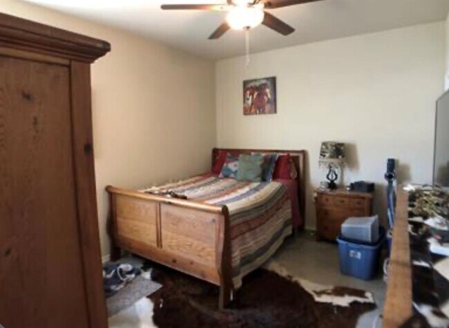 Building Photo - 1300 Hausman Dr