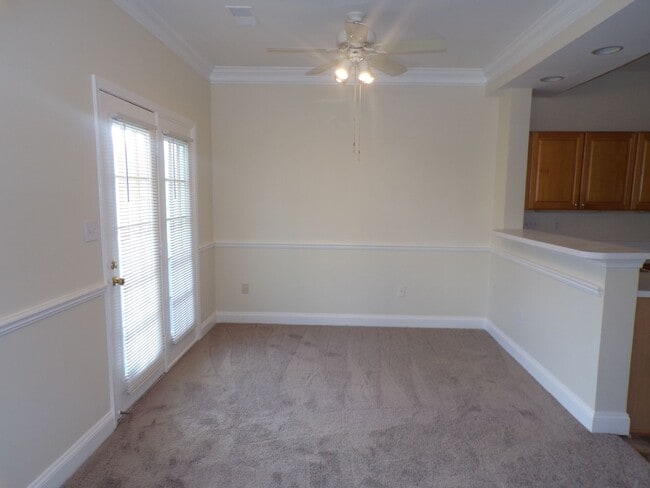 Building Photo - Odenton, 3 level twhs, end unit, Master su...